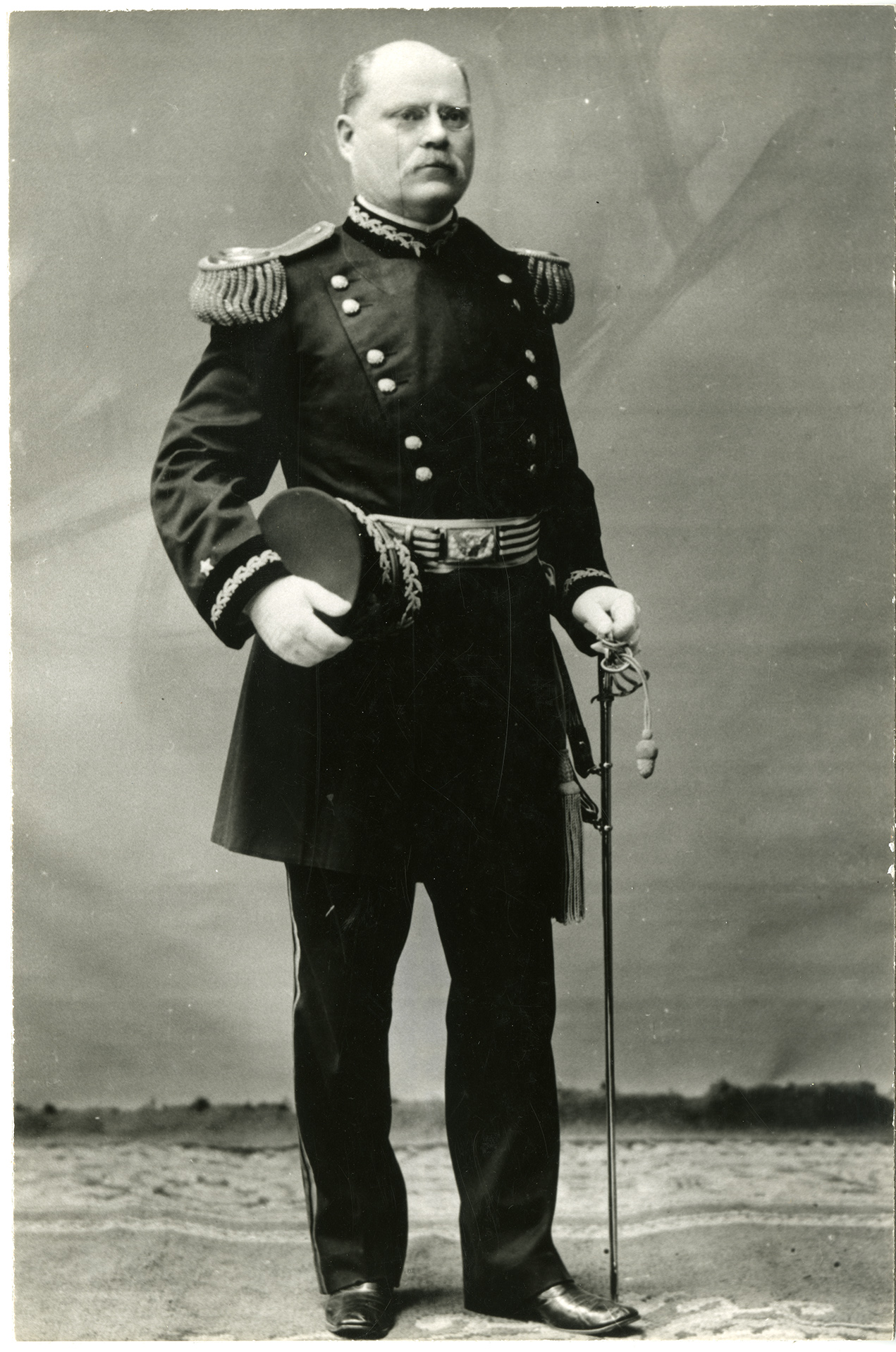 dress blues with sword Portrait Brig Gen Tasker H. Bliss in uniform sword, circa 1905-1908 army dress blues